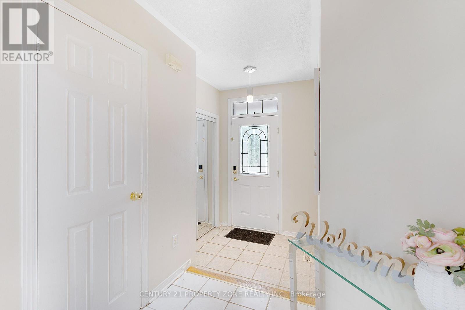 Property at 5469 PALMERSTONE CRESCENT image 5