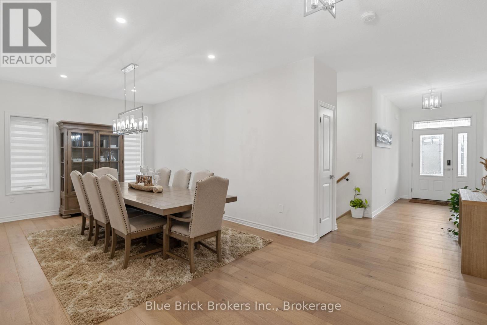 Property at 1899 BOARDWALK WAY image 3