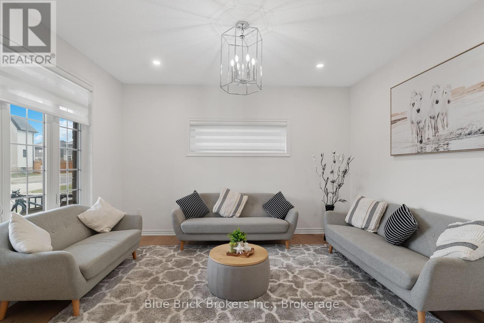 Property at 1899 BOARDWALK WAY image 5