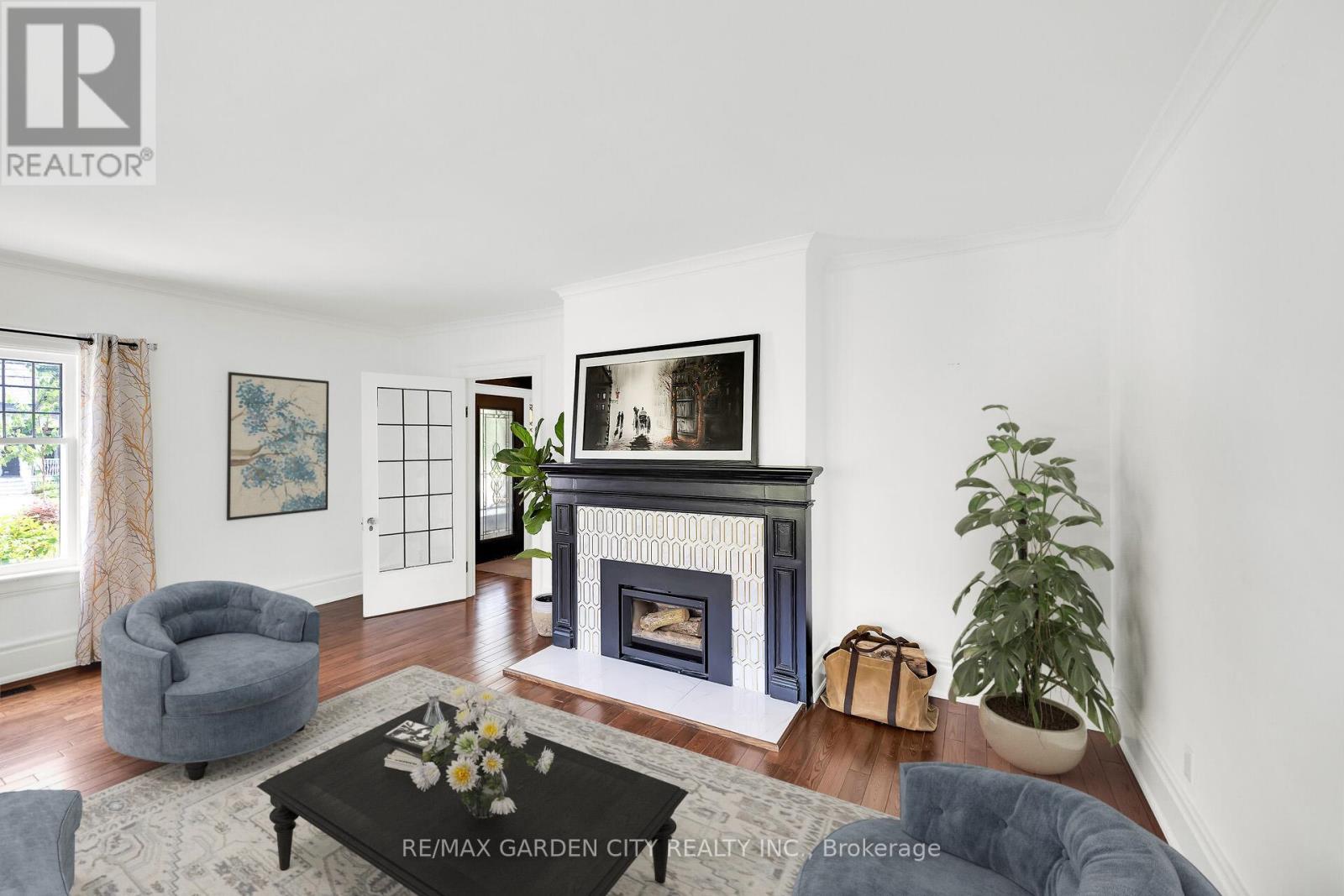 14 Robinson Street S, Grimsby, Ontario  L3M 3C4 - Photo 8 - X12247930