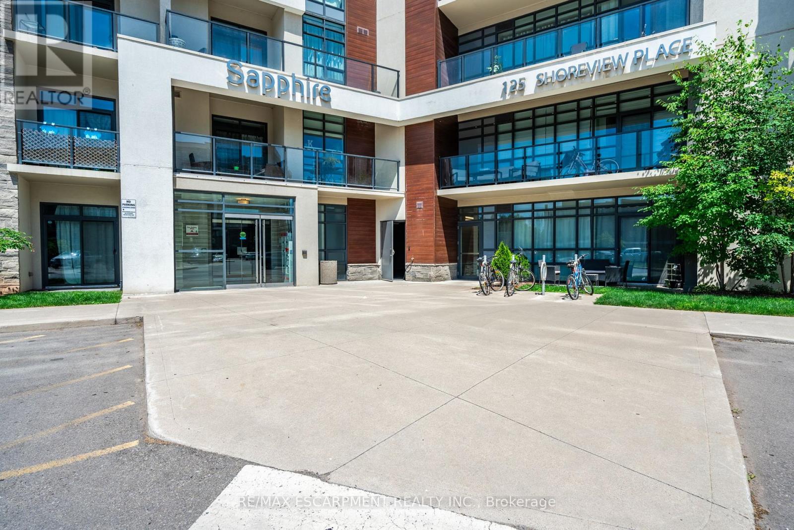 Property at 422 - 125 SHOREVIEW PLACE image 2