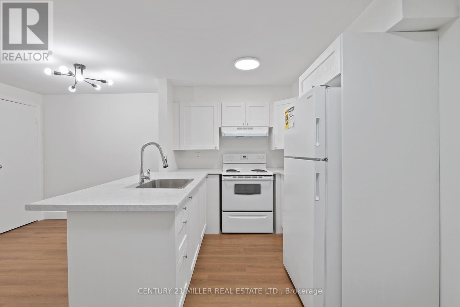 19 - 41 Valleyview Road, Kitchener, Ontario  N2E 3H9 - Photo 4 - X12247986