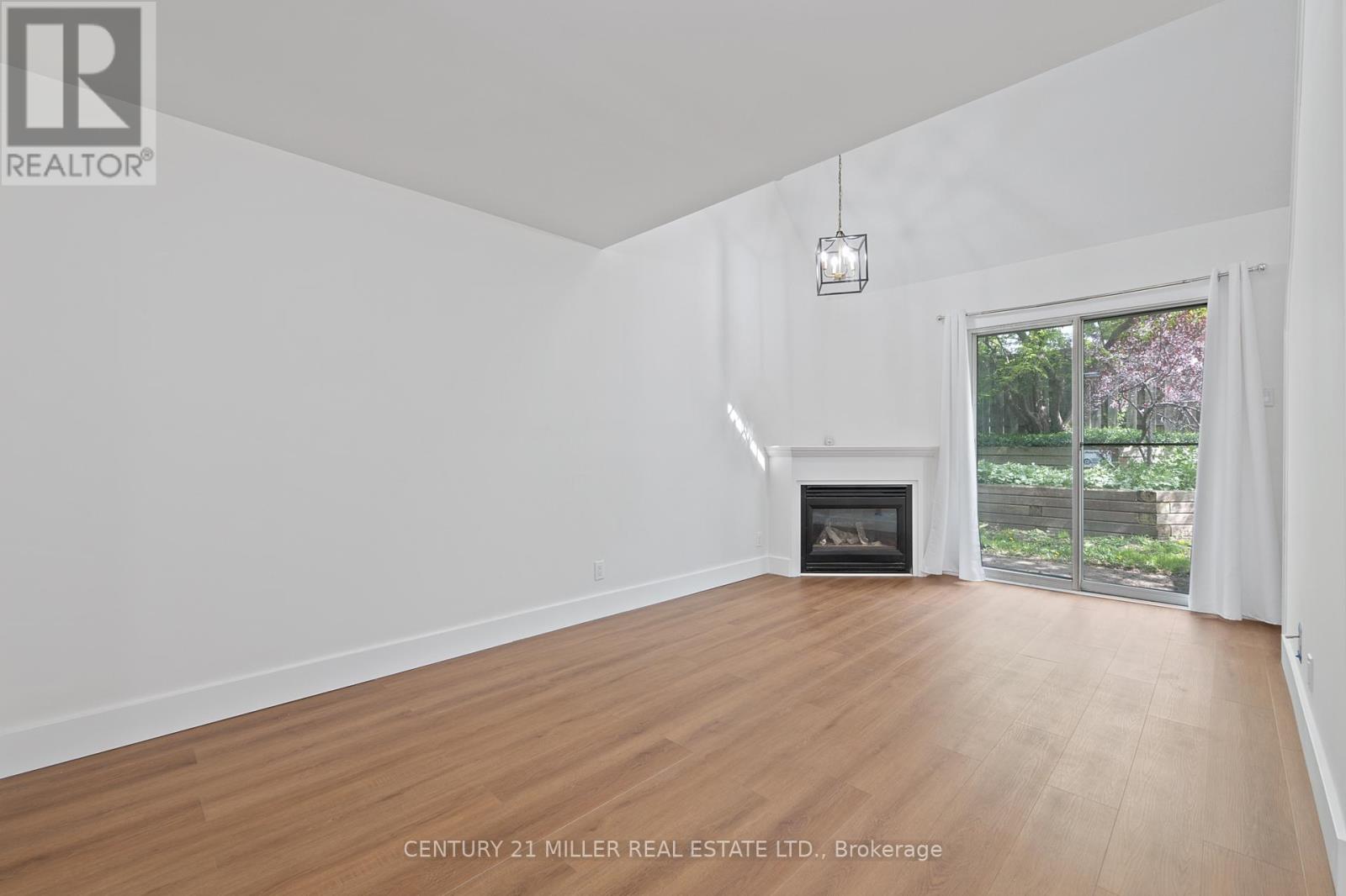 19 - 41 Valleyview Road, Kitchener, Ontario  N2E 3H9 - Photo 8 - X12247986