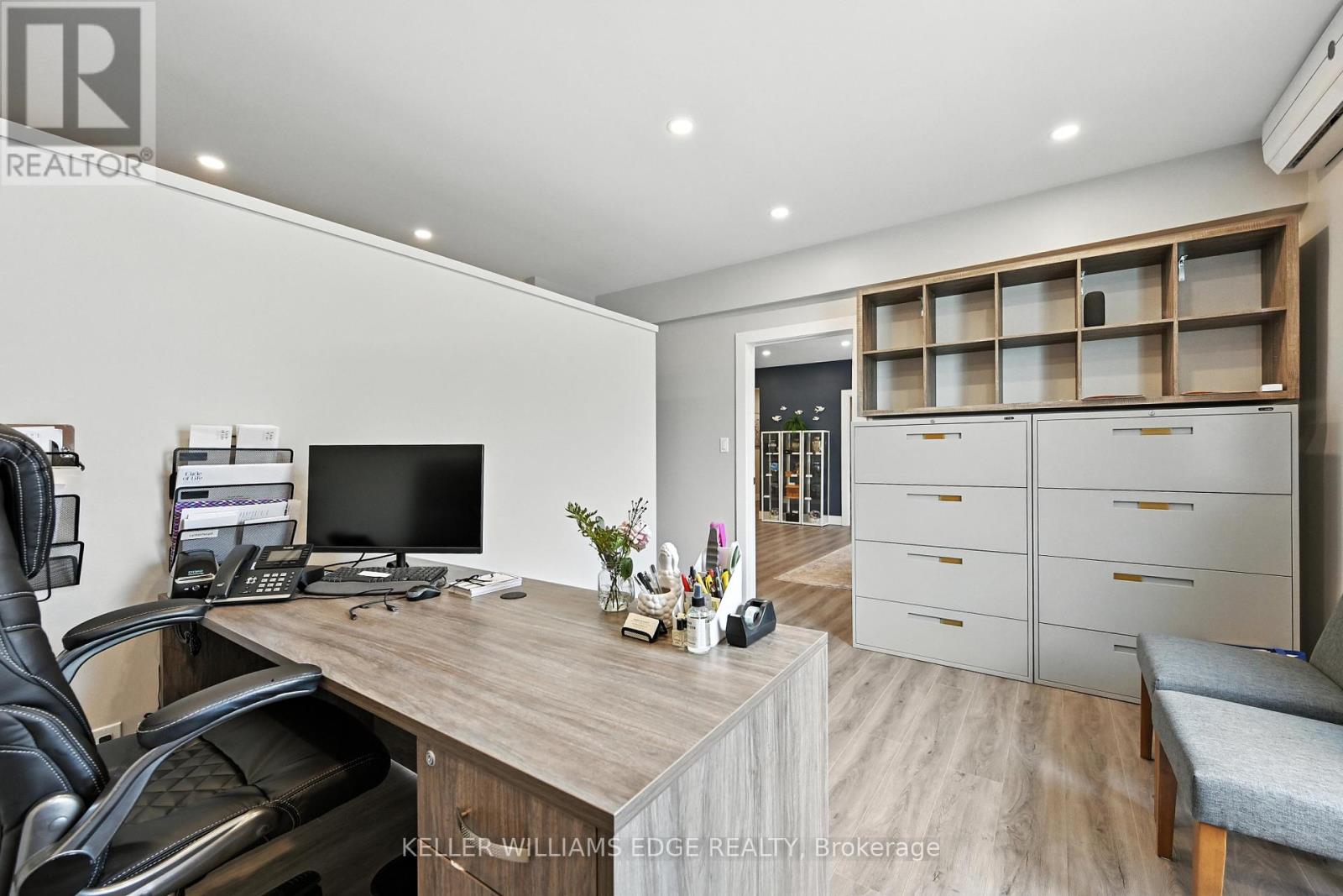 22 Mill Street S, Hamilton (Waterdown), Ontario  L0R 2H0 - Photo 15 - X12248010