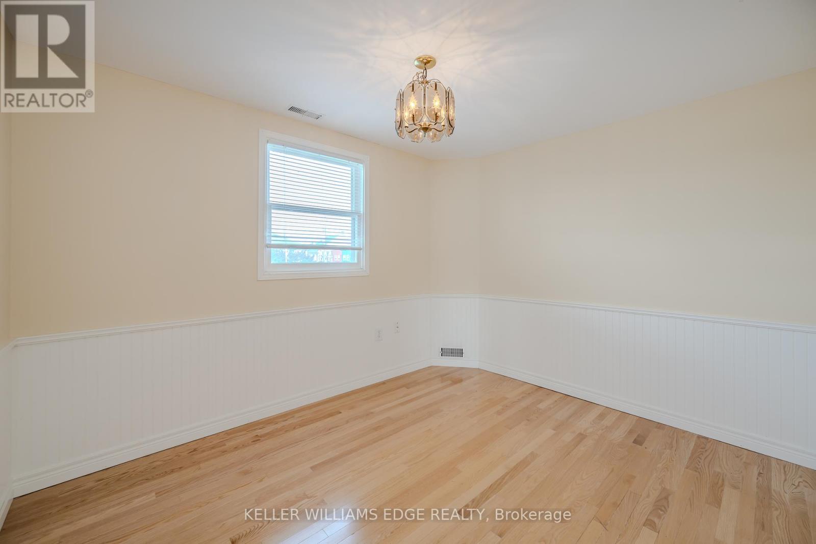 22 Mill Street S, Hamilton (Waterdown), Ontario  L0R 2H0 - Photo 35 - X12248010