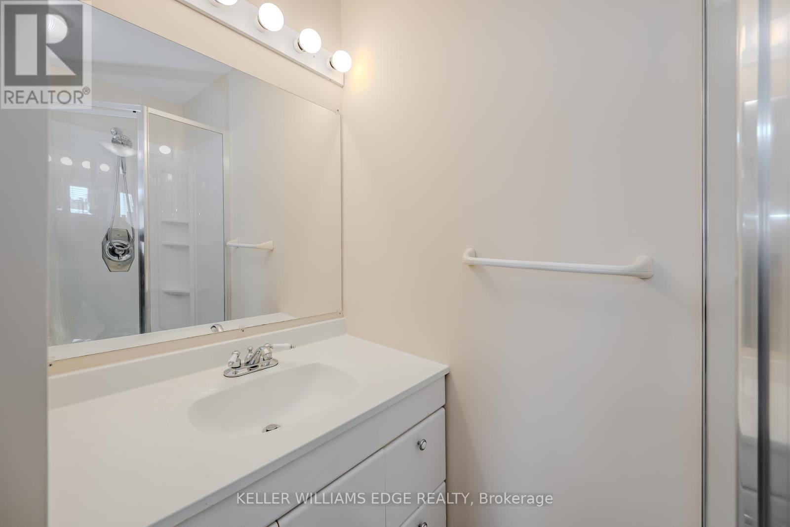 22 Mill Street S, Hamilton (Waterdown), Ontario  L0R 2H0 - Photo 36 - X12248010