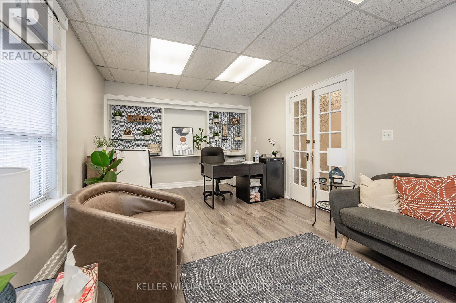 22 Mill Street S, Hamilton (Waterdown), Ontario  L0R 2H0 - Photo 8 - X12248010