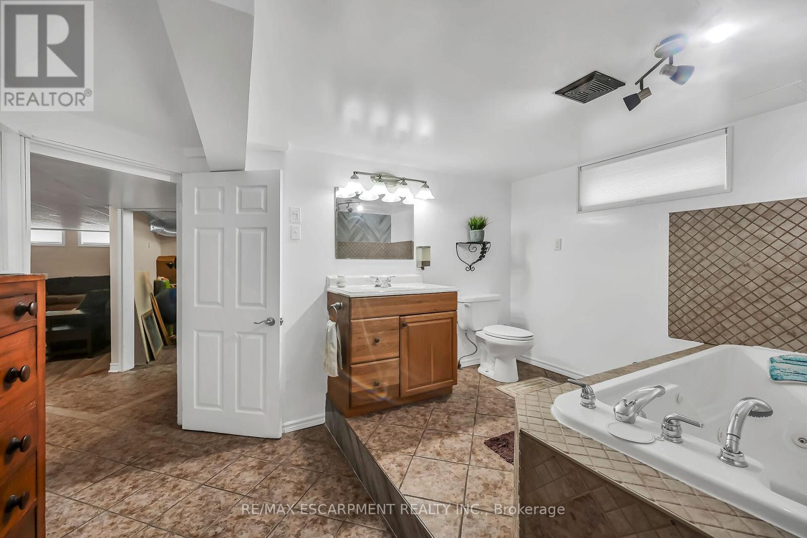 4 Clifford Street, Norfolk (Port Dover), Ontario  N0A 1N0 - Photo 38 - X12248020