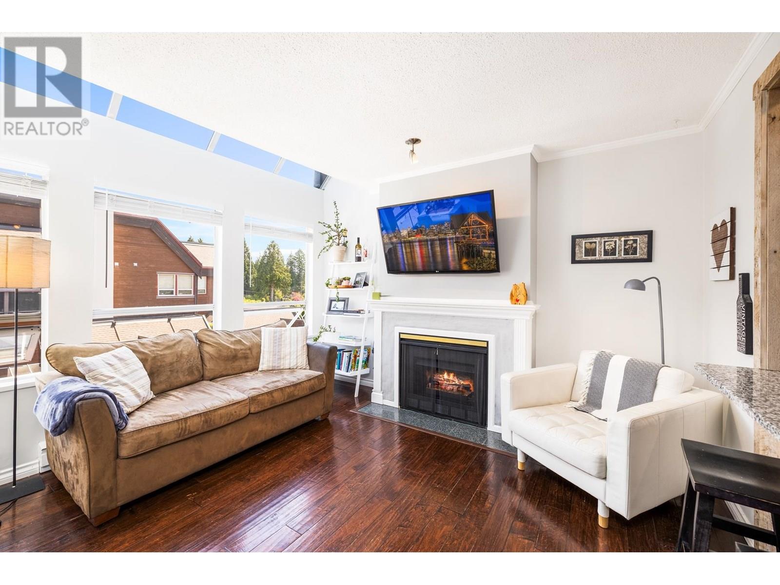 309 3721 DELBROOK AVENUE, north vancouver, British Columbia V7N3Z4