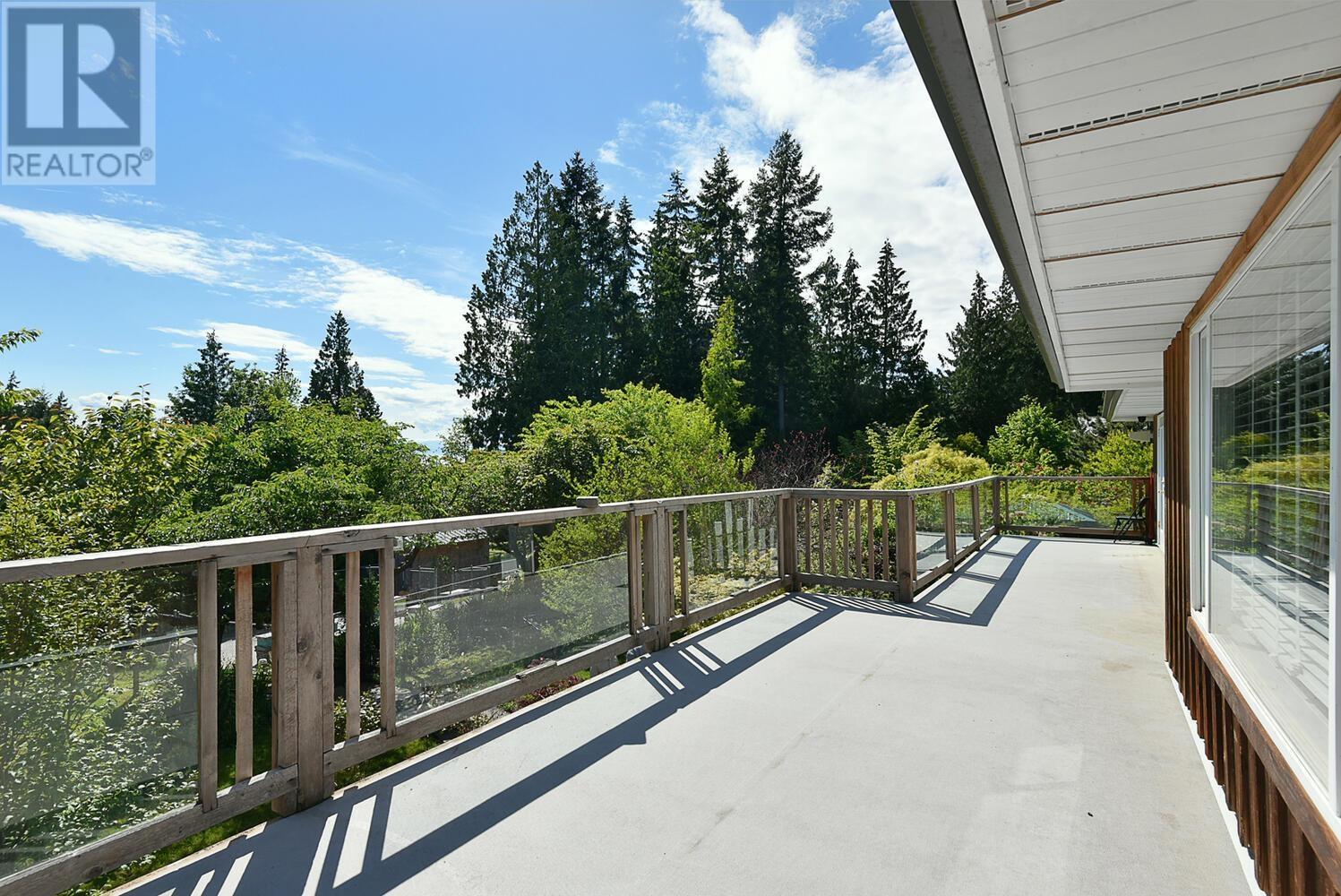 2855 Lacey Place, Roberts Creek, British Columbia  V0N 2W4 - Photo 12 - R3020498