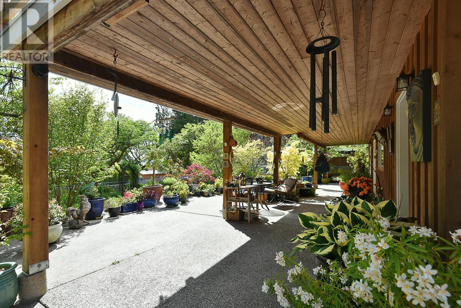 2855 Lacey Place, Roberts Creek, British Columbia  V0N 2W4 - Photo 22 - R3020498