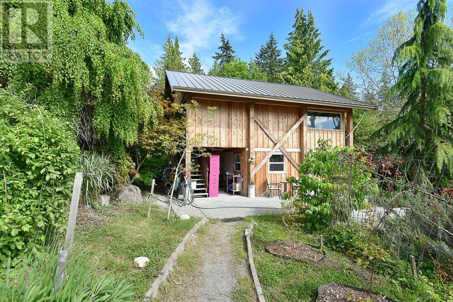 2855 Lacey Place, Roberts Creek, British Columbia  V0N 2W4 - Photo 32 - R3020498