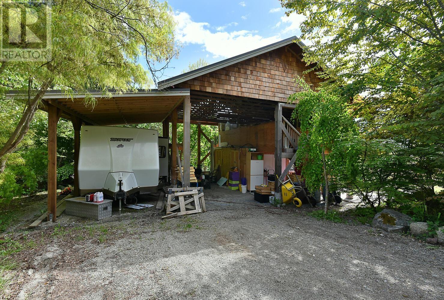 2855 Lacey Place, Roberts Creek, British Columbia  V0N 2W4 - Photo 34 - R3020498