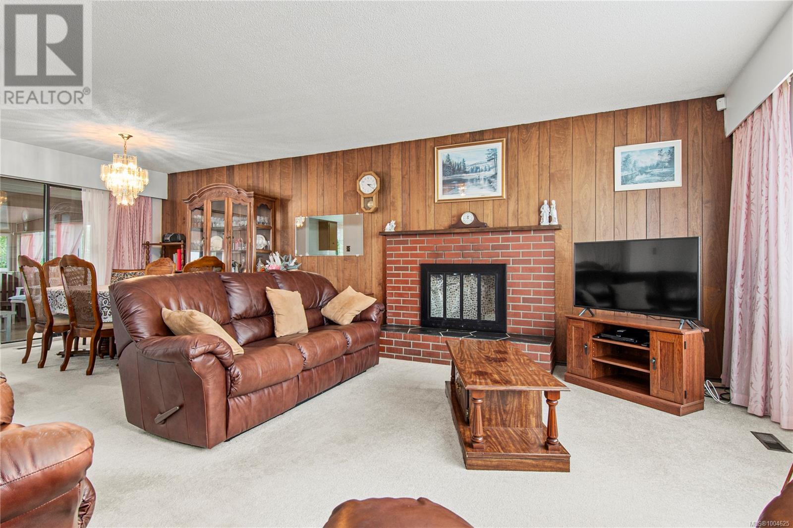 Property at 724 4Th Ave image 3
