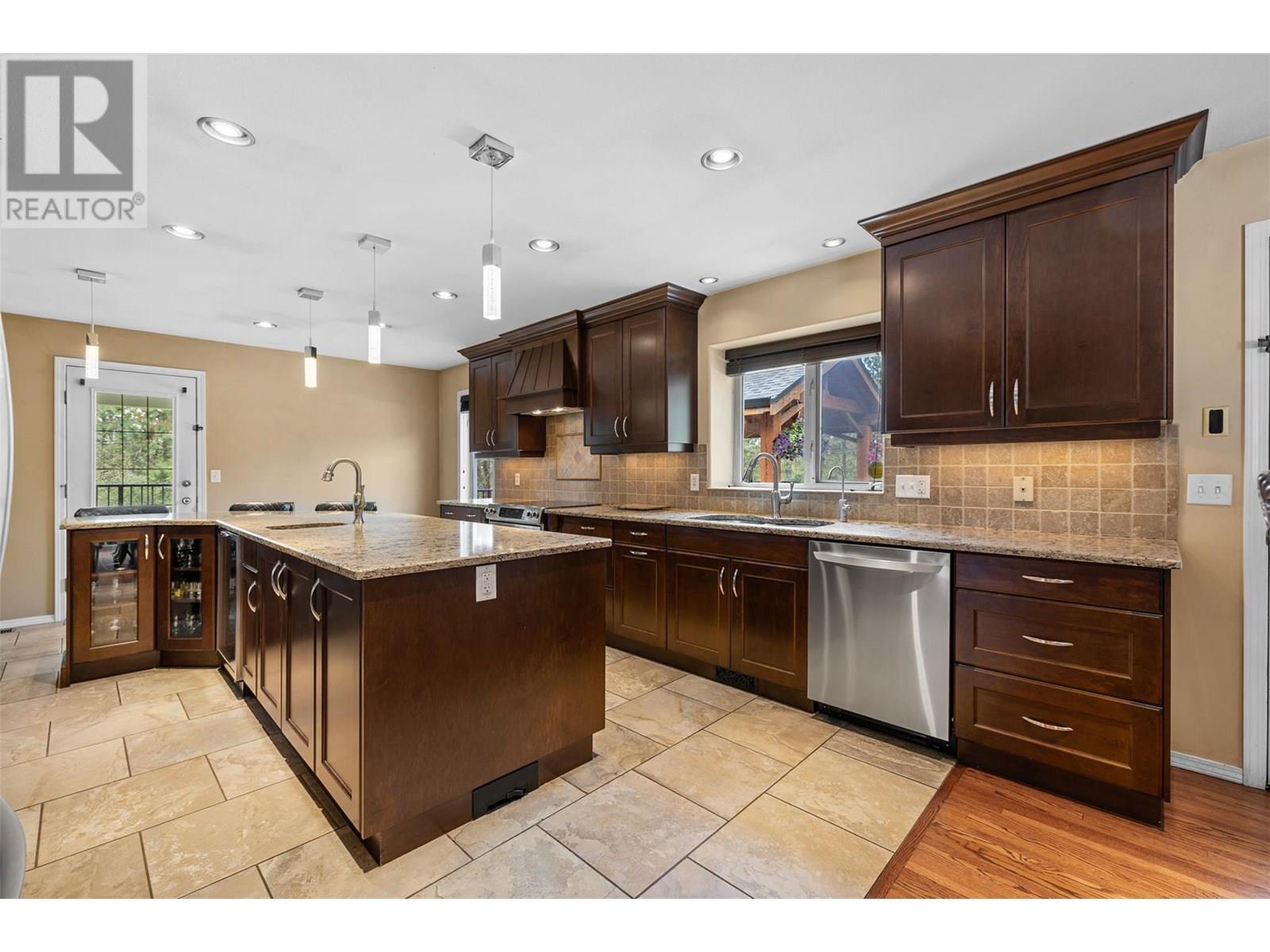 6051 Postill Lake Road, Kelowna, British Columbia  V1X 7V3 - Photo 14 - 10353954