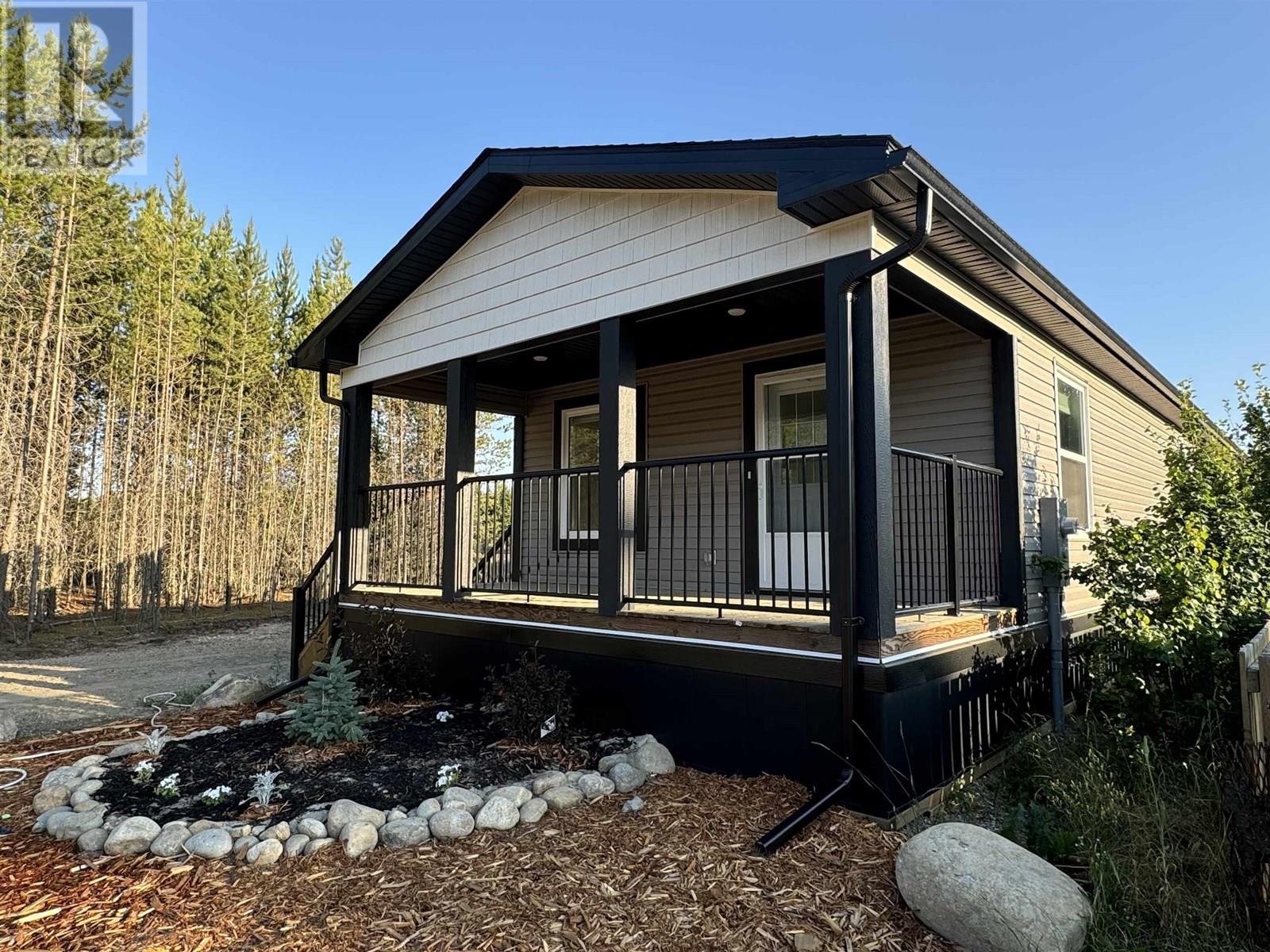 1471 8th Place, Valemount, British Columbia  V0E 2Z0 - Photo 2 - R3020466