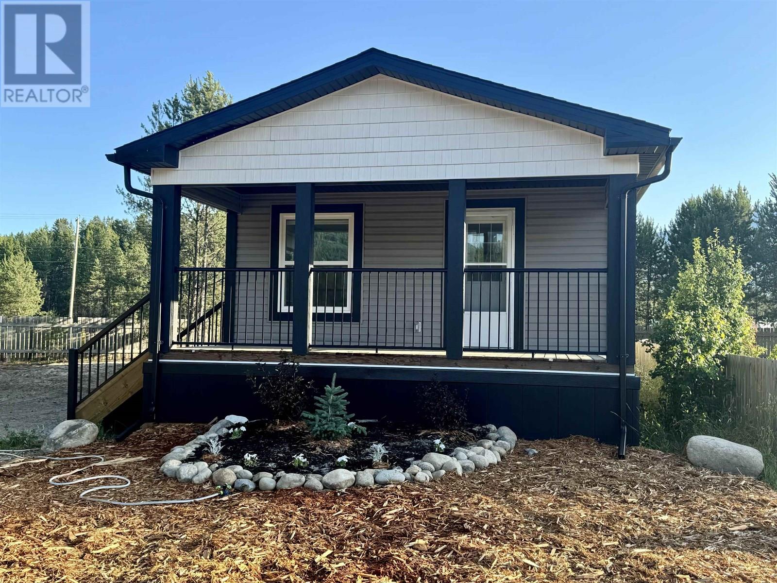 1471 8th Place, Valemount, British Columbia  V0E 2Z0 - Photo 3 - R3020466
