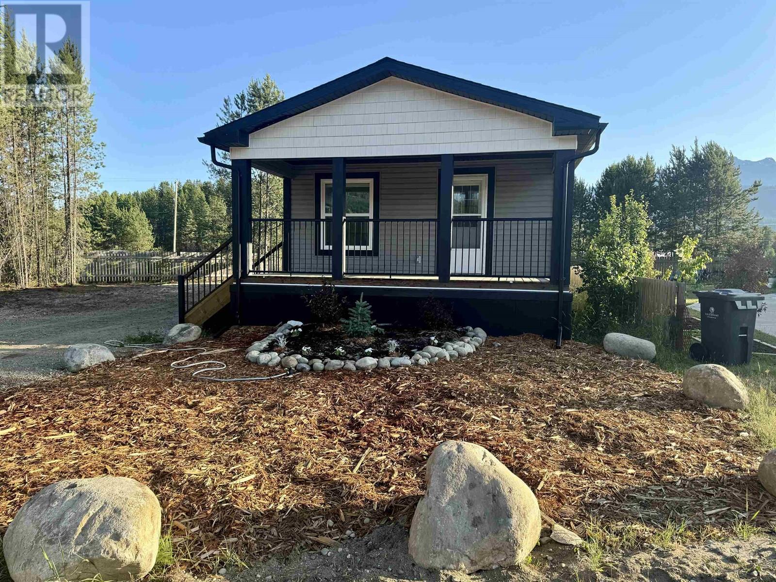 1471 8th Place, Valemount, British Columbia  V0E 2Z0 - Photo 4 - R3020466