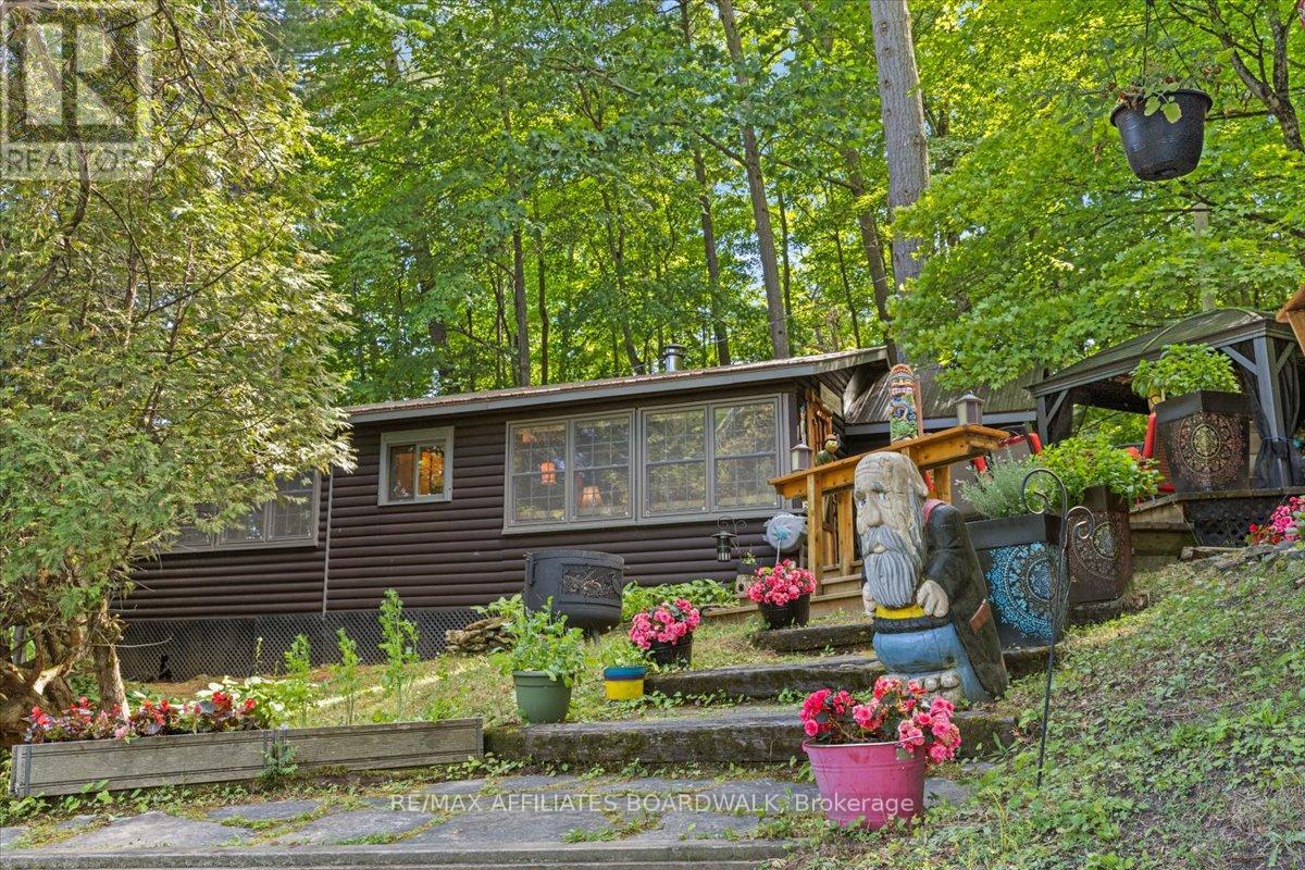 31a Herman Road, Rideau Lakes, Ontario  K0G 1E0 - Photo 2 - X12248291