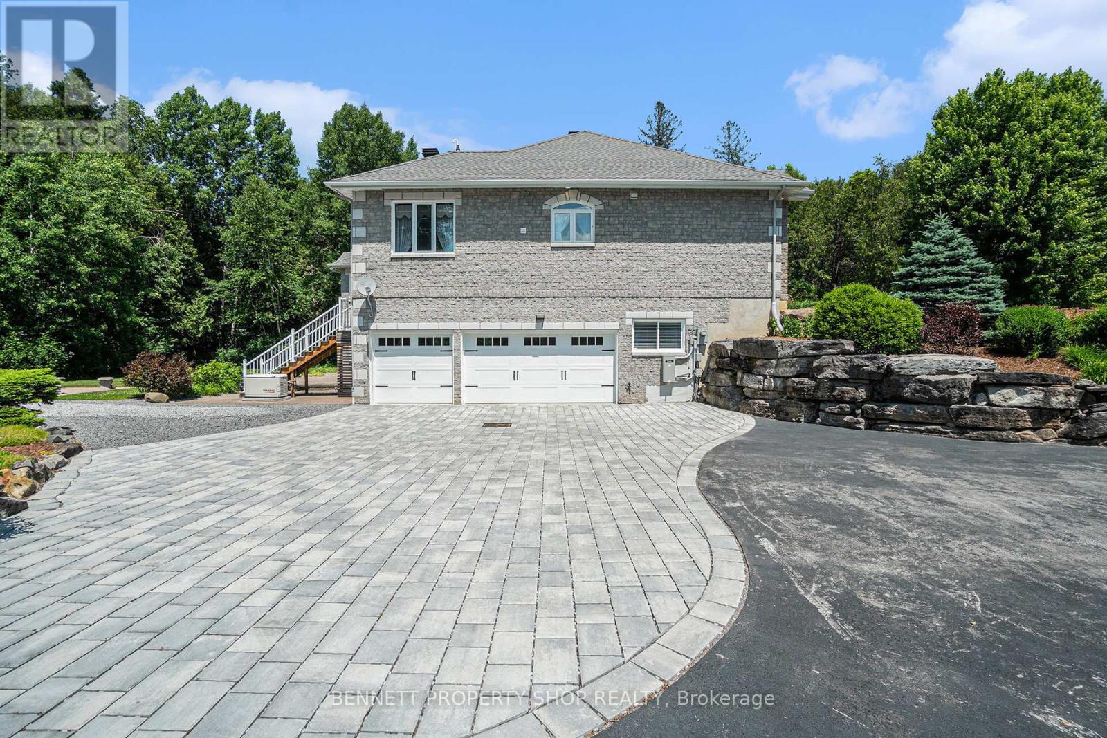 Property at 17 PANANDRICK VIEW DRIVE image 3