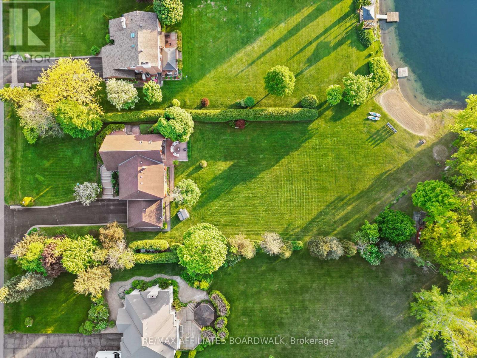 Property at 1700 LAKESHORE DRIVE image 3