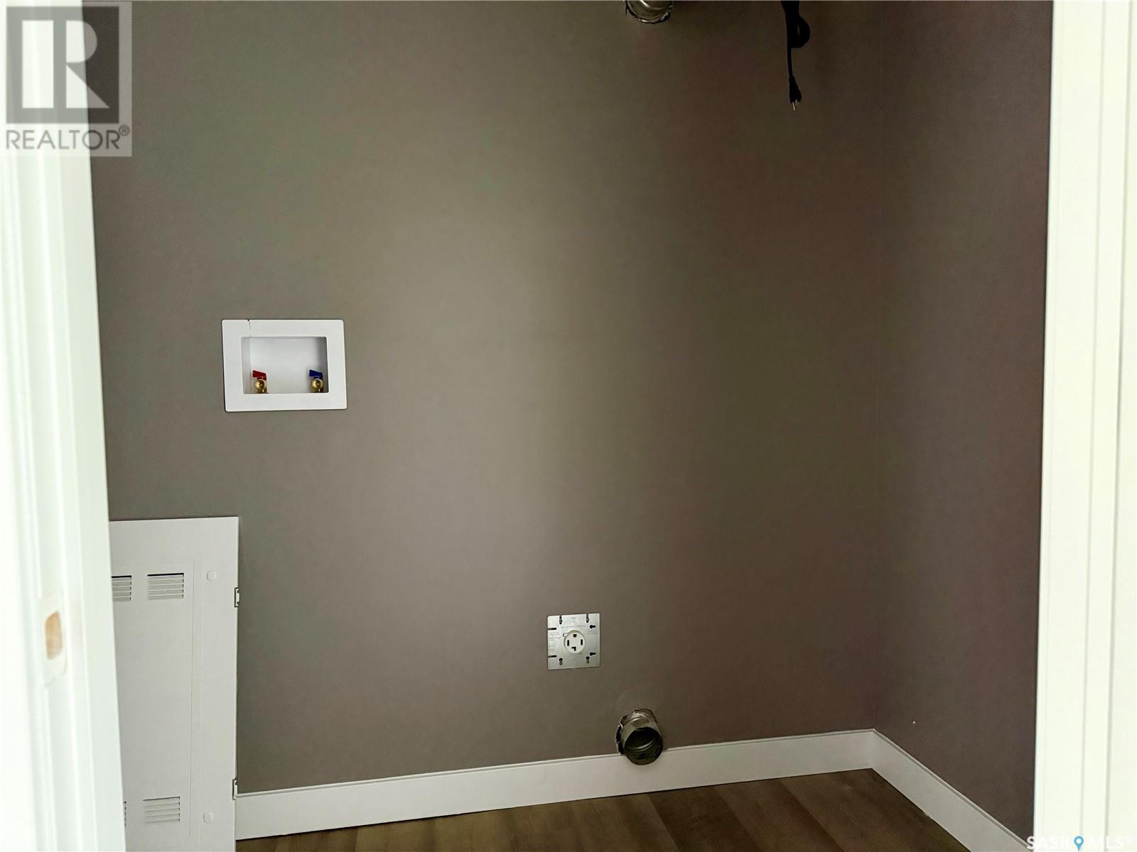 Property at 402 607 10th STREET image 4