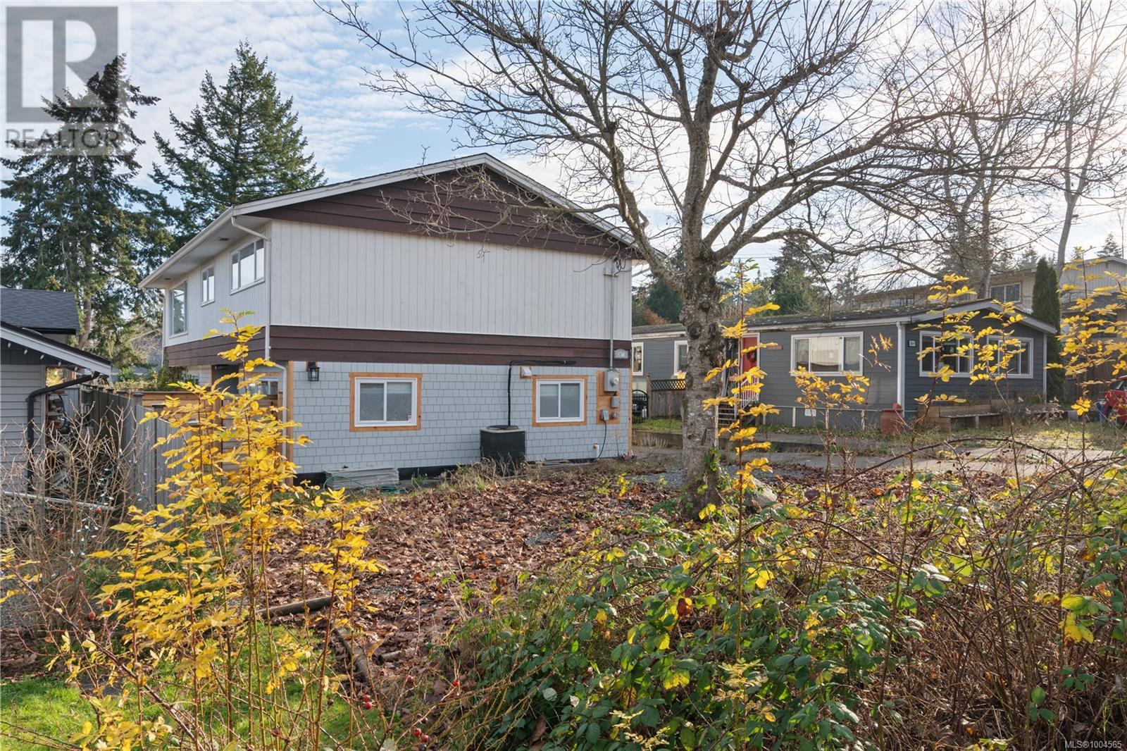 3871 Warren Ave, Royston, British Columbia