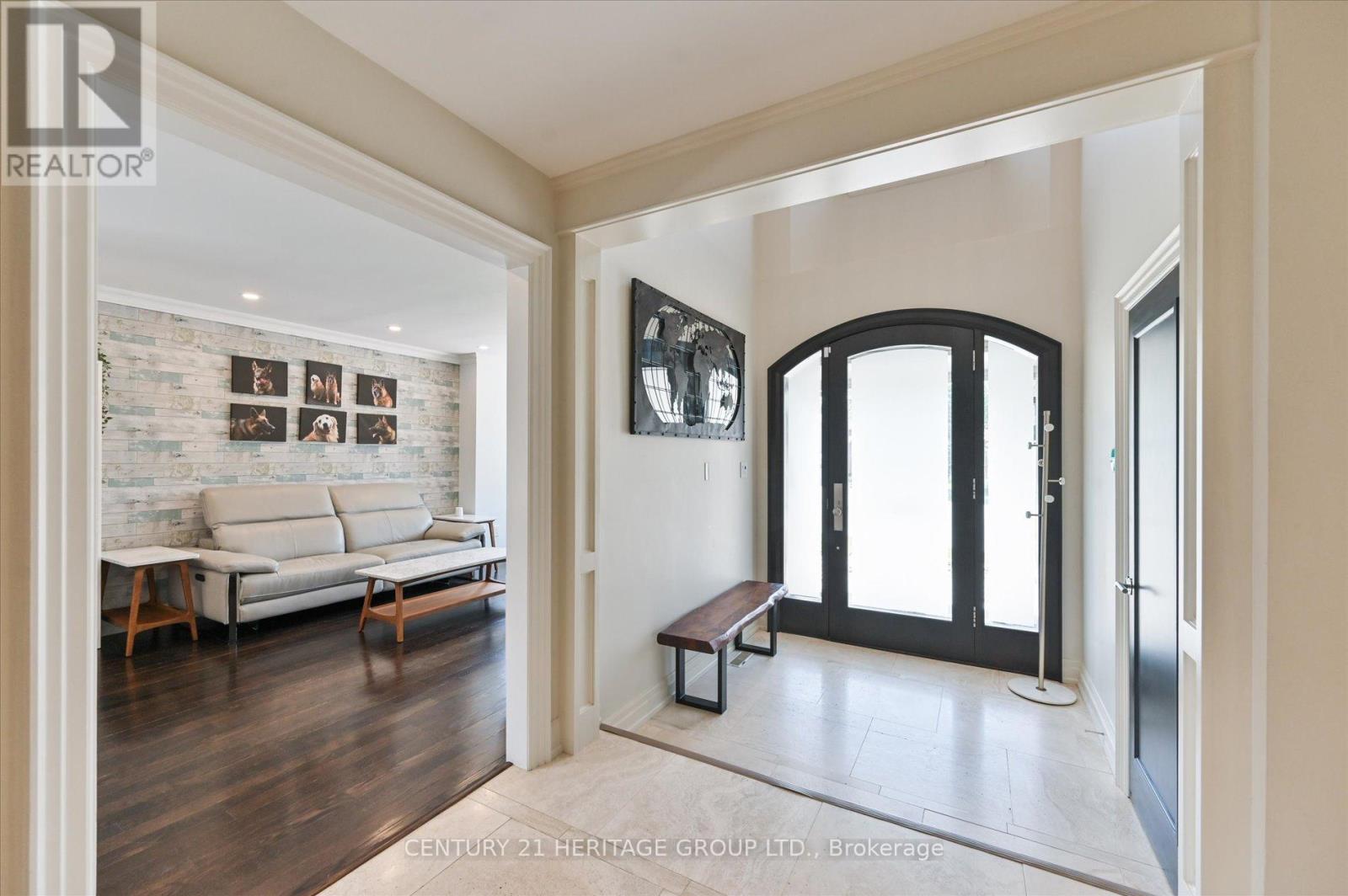 Property at 47 BERKELEY COURT image 2