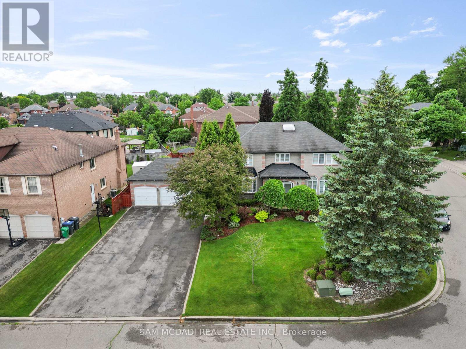 Property at 7 VOGUE CRESCENT image 1