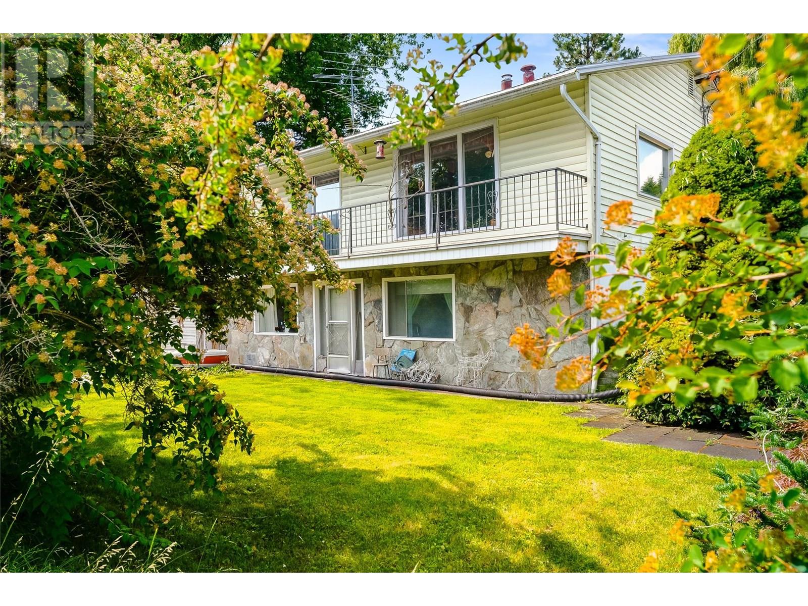 2602 Blind Bay Road, blind bay, British Columbia V0E1H1