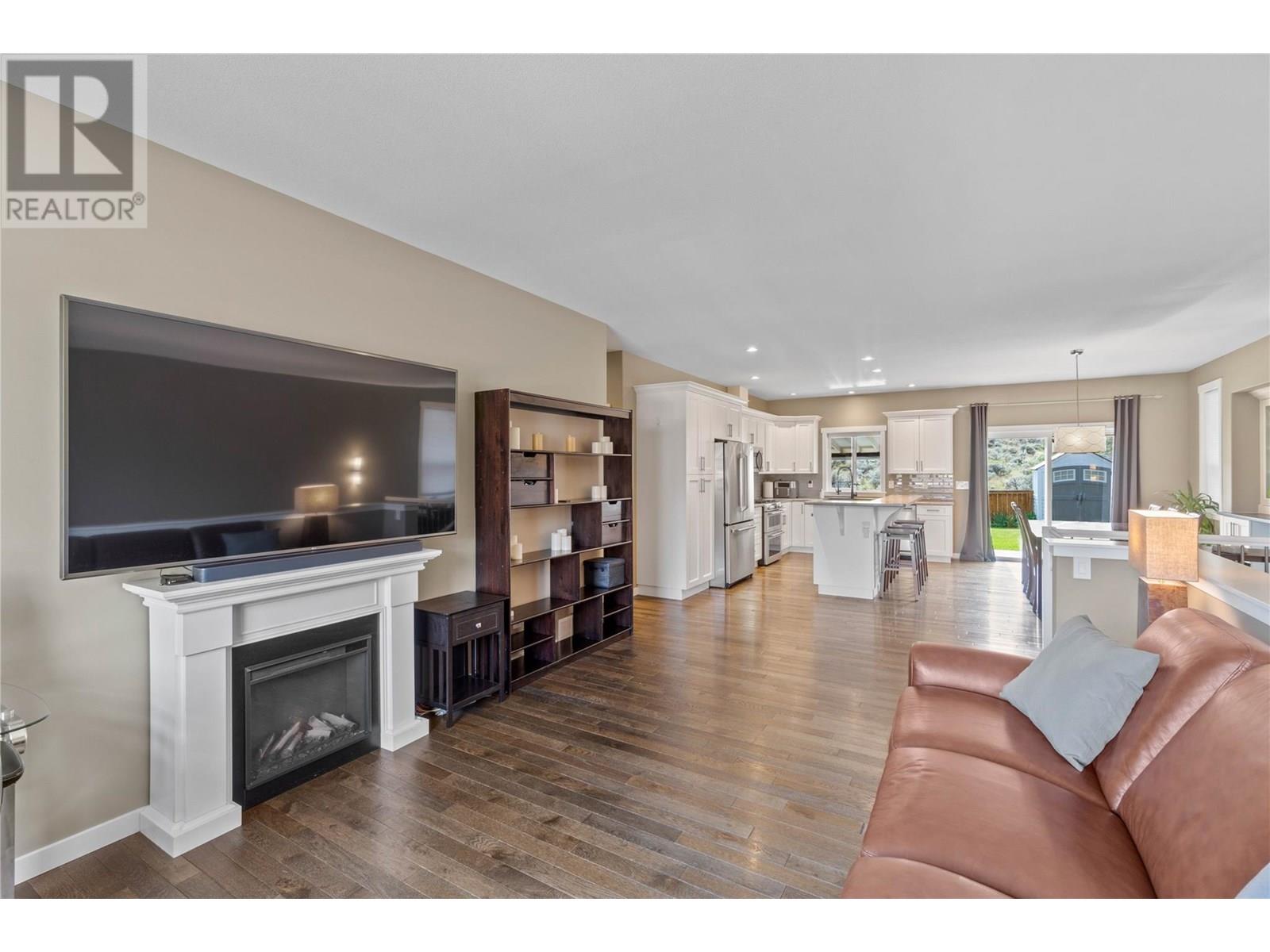 Property at 2161 SADDLEBACK Drive image 4