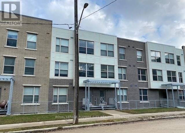 T211 - 62 Balsam Street, Waterloo, Ontario  N2L 3H2 - Photo 7 - X12248272