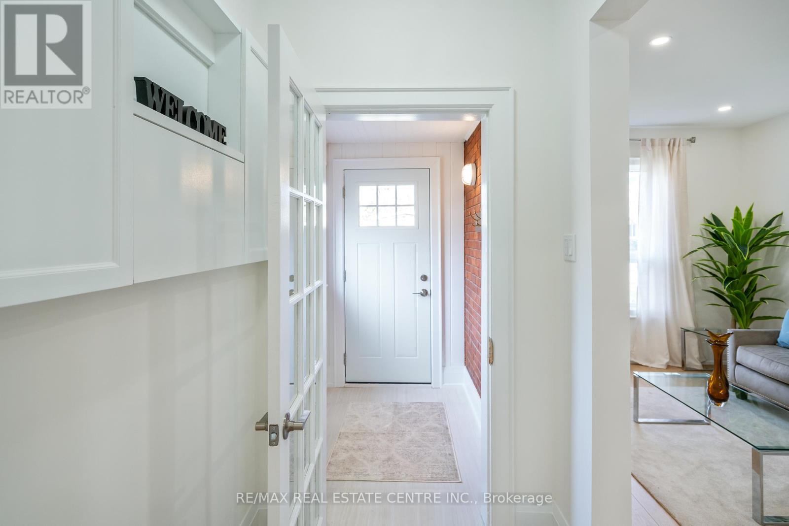 Property at 318 CLARENCE STREET image 4