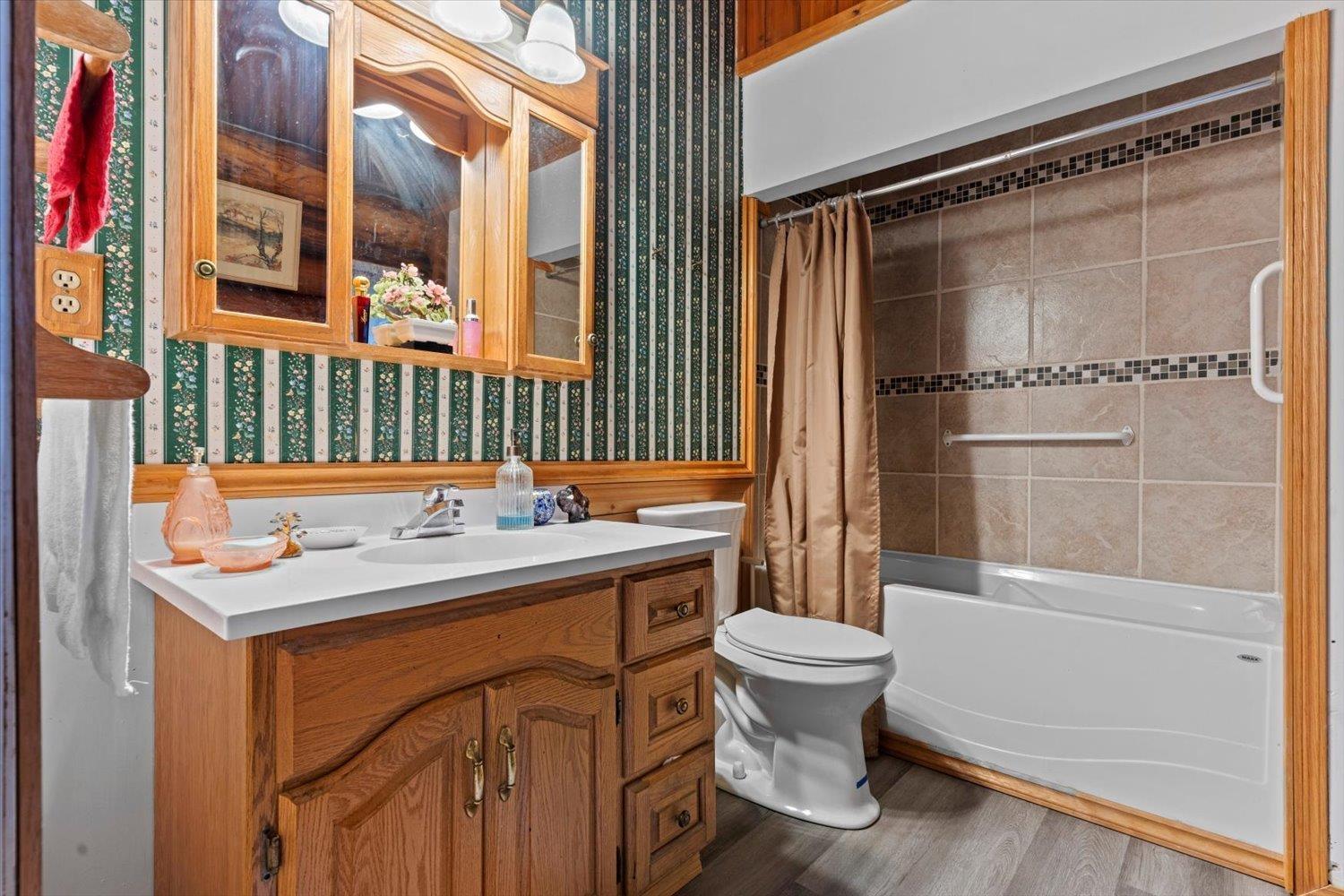 3834 Karen Drive, Cultus Lake East, Cultus Lake, British Columbia  V2R 5A5 - Photo 11 - R3019997