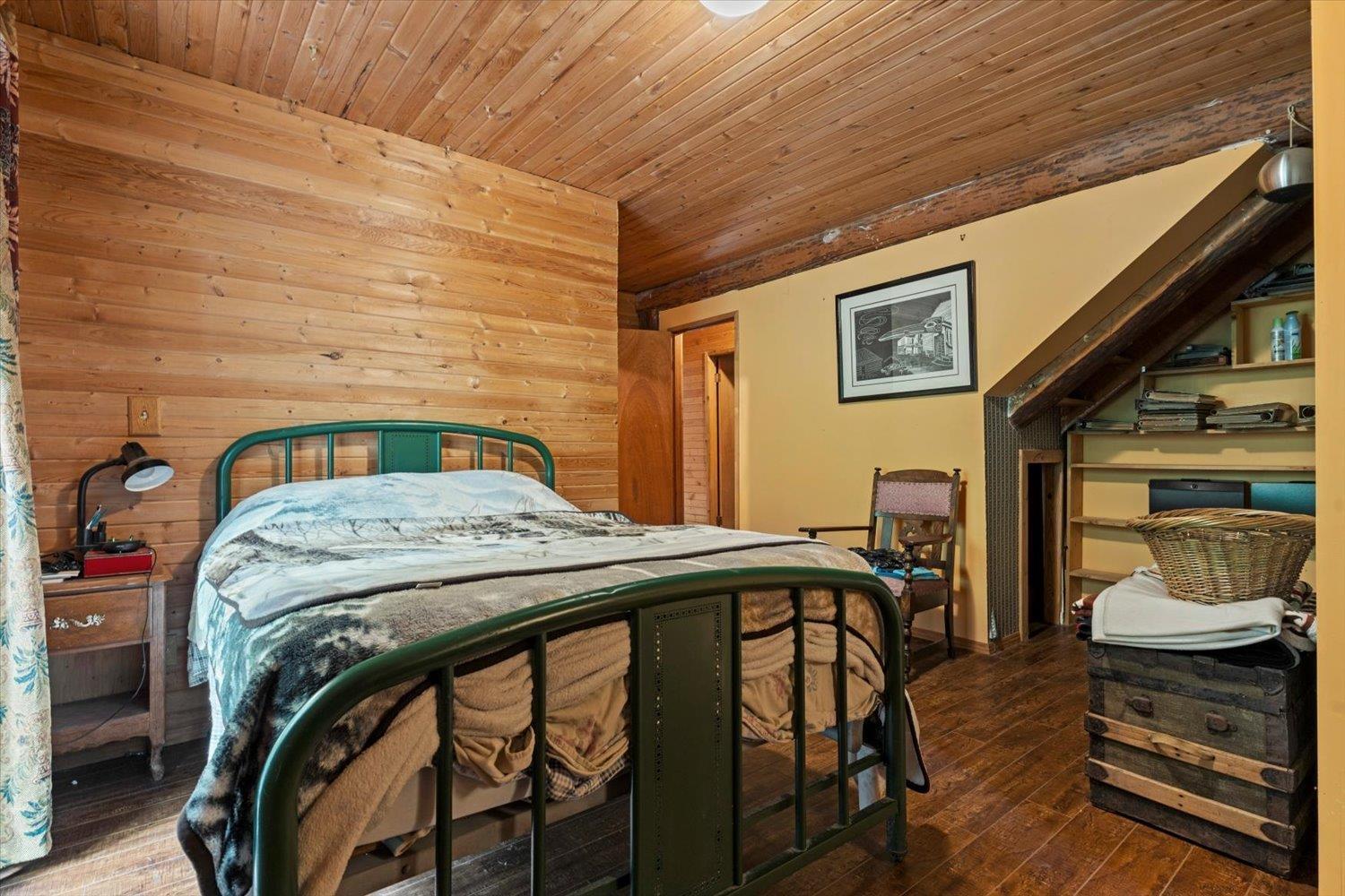 Property at 3834 KAREN DRIVE image 4