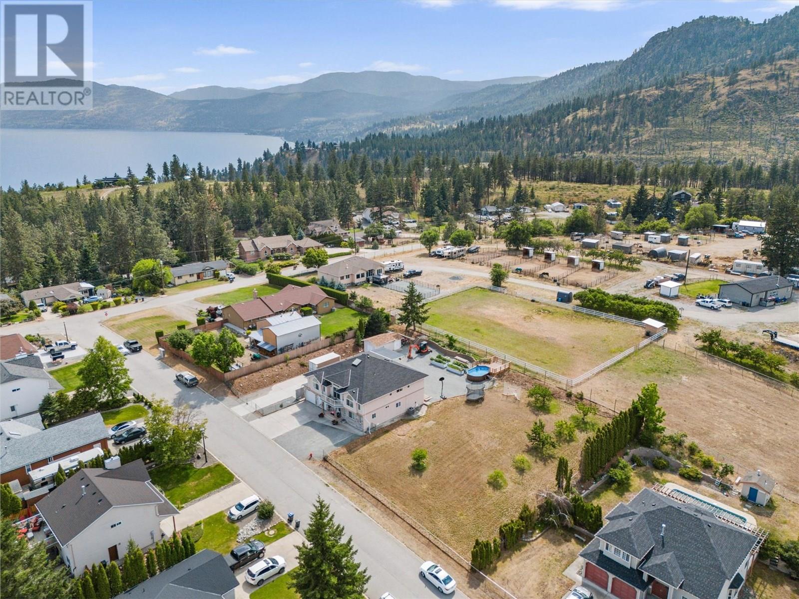 4029 Smith Way, Peachland, British Columbia  V0H 1X2 - Photo 2 - 10353864