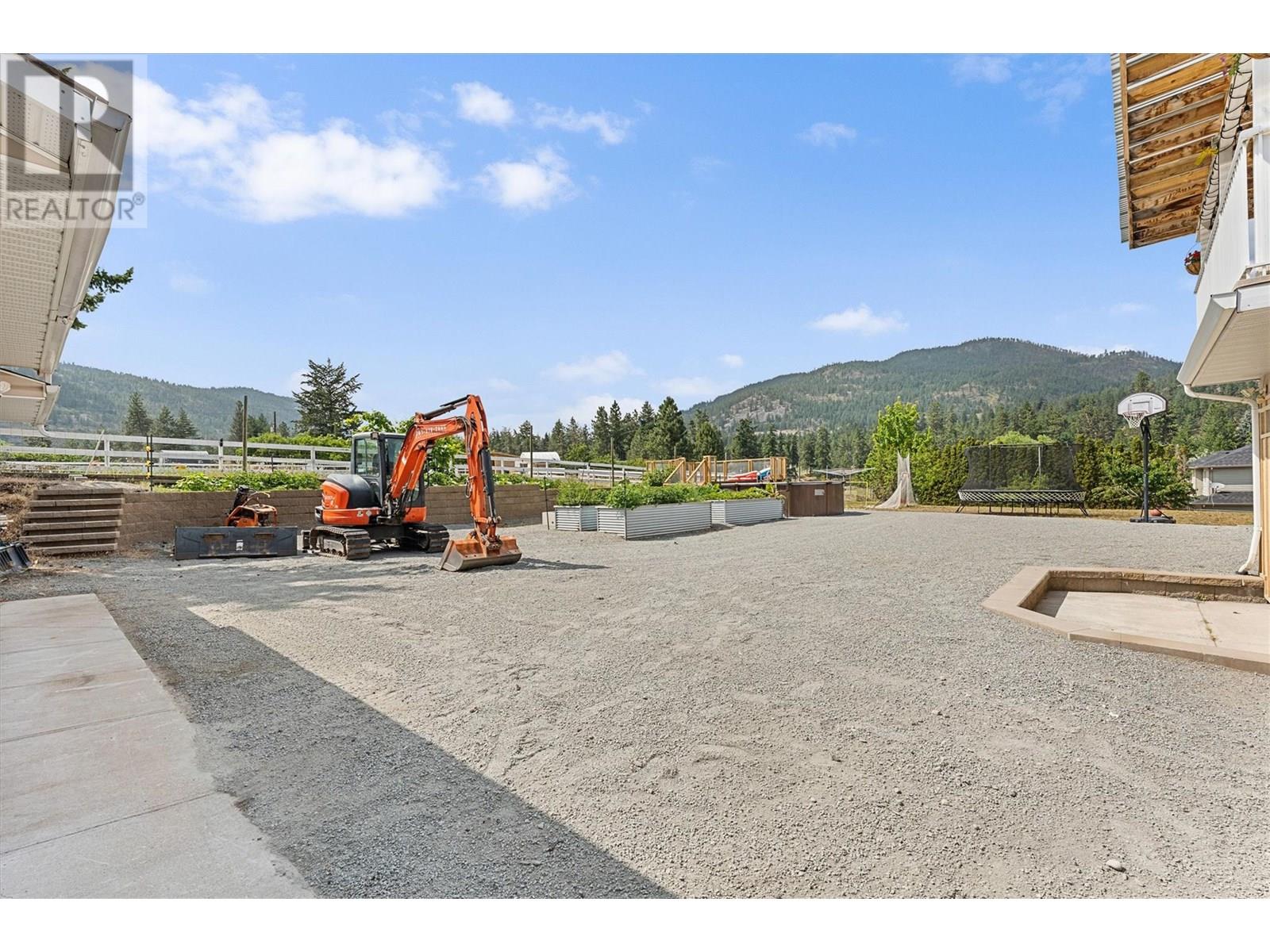 4029 Smith Way, Peachland, British Columbia  V0H 1X2 - Photo 4 - 10353864