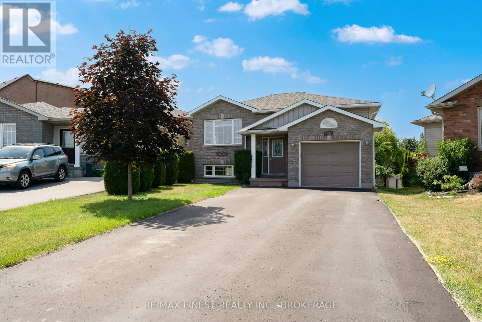 Property at 43 FOLLWELL CRESCENT image 2