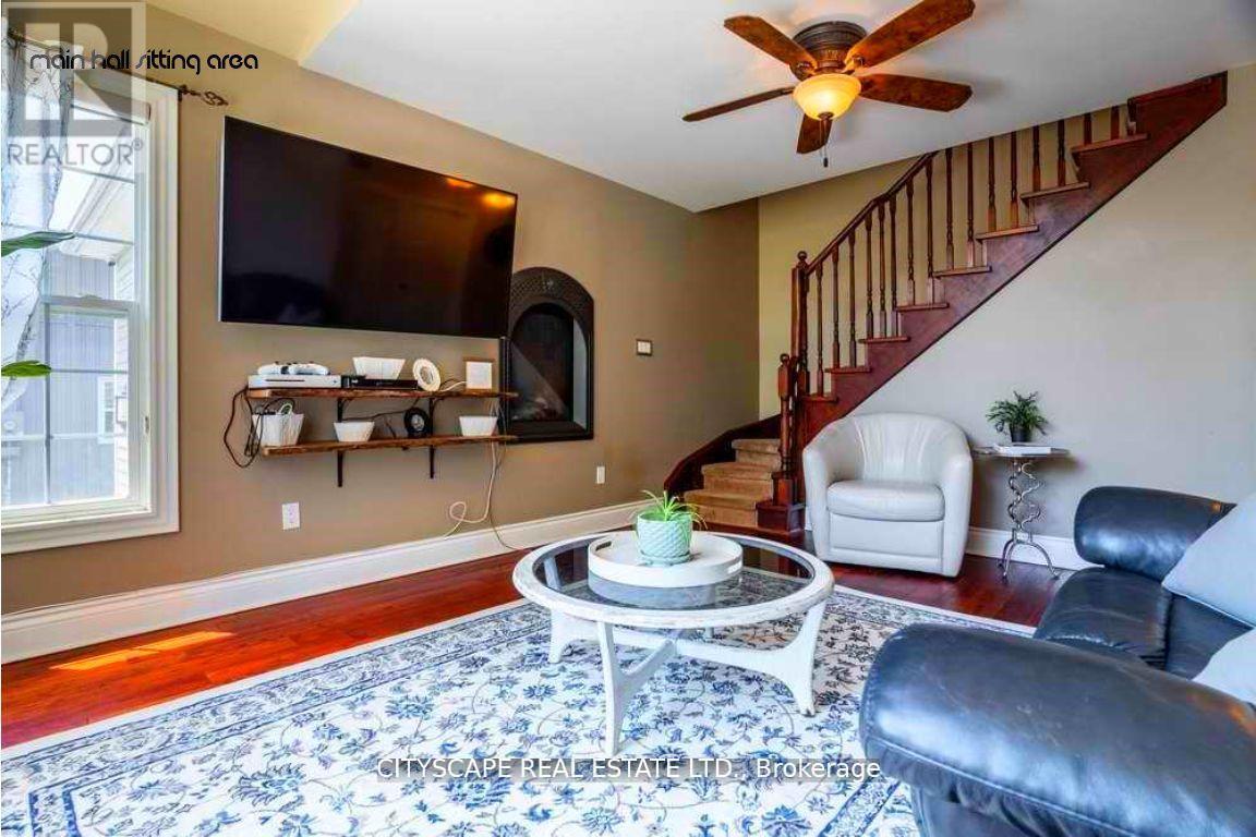 10300 Ravenshoe Road, Georgina, Ontario  L0C 1L0 - Photo 7 - N12248417