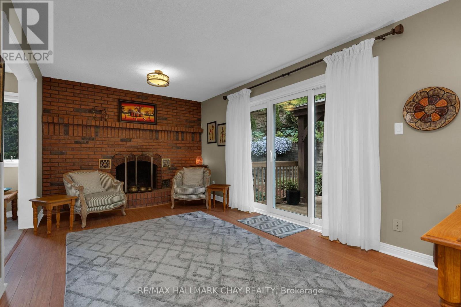 Property at 4 IDLEWOOD DRIVE image 4