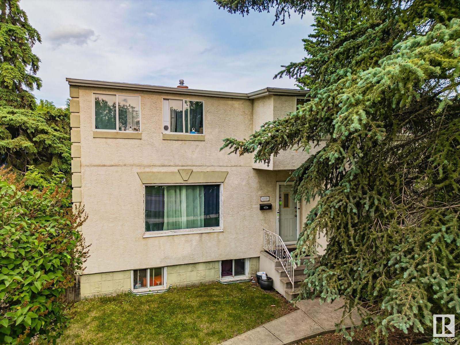 Property at 10521 84 ST NW image 2