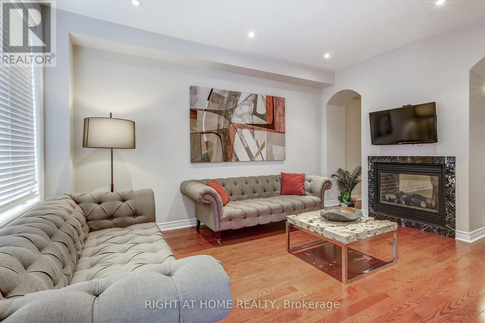 2467 Thornfield Common, Oakville, Ontario  L6M 0S2 - Photo 11 - W12248397