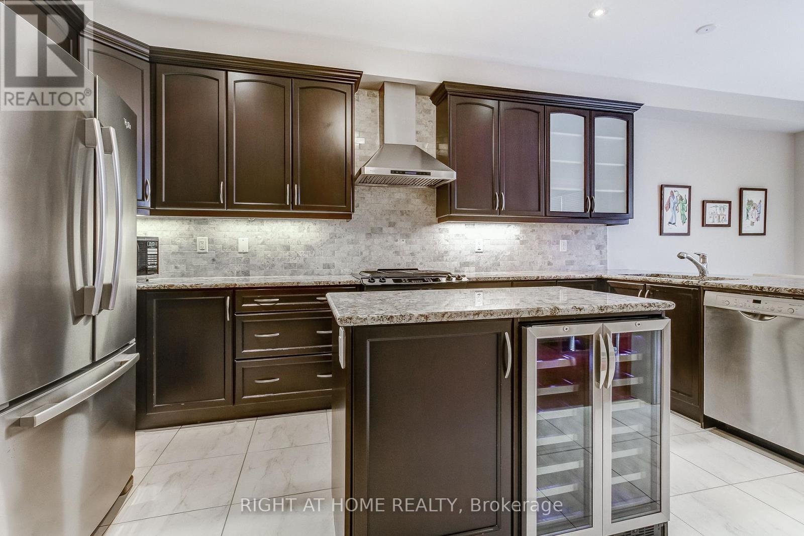 2467 Thornfield Common, Oakville, Ontario  L6M 0S2 - Photo 14 - W12248397