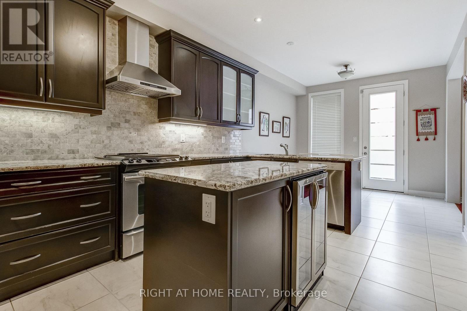 2467 Thornfield Common, Oakville, Ontario  L6M 0S2 - Photo 16 - W12248397