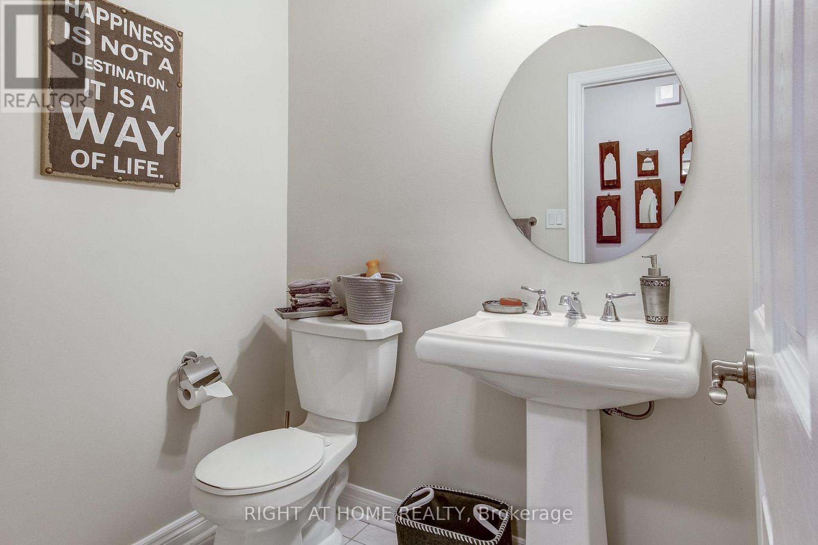 2467 Thornfield Common, Oakville, Ontario  L6M 0S2 - Photo 18 - W12248397