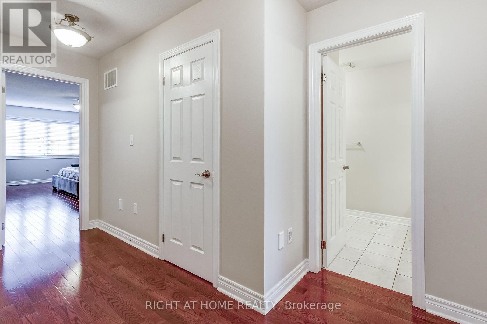 2467 Thornfield Common, Oakville, Ontario  L6M 0S2 - Photo 19 - W12248397