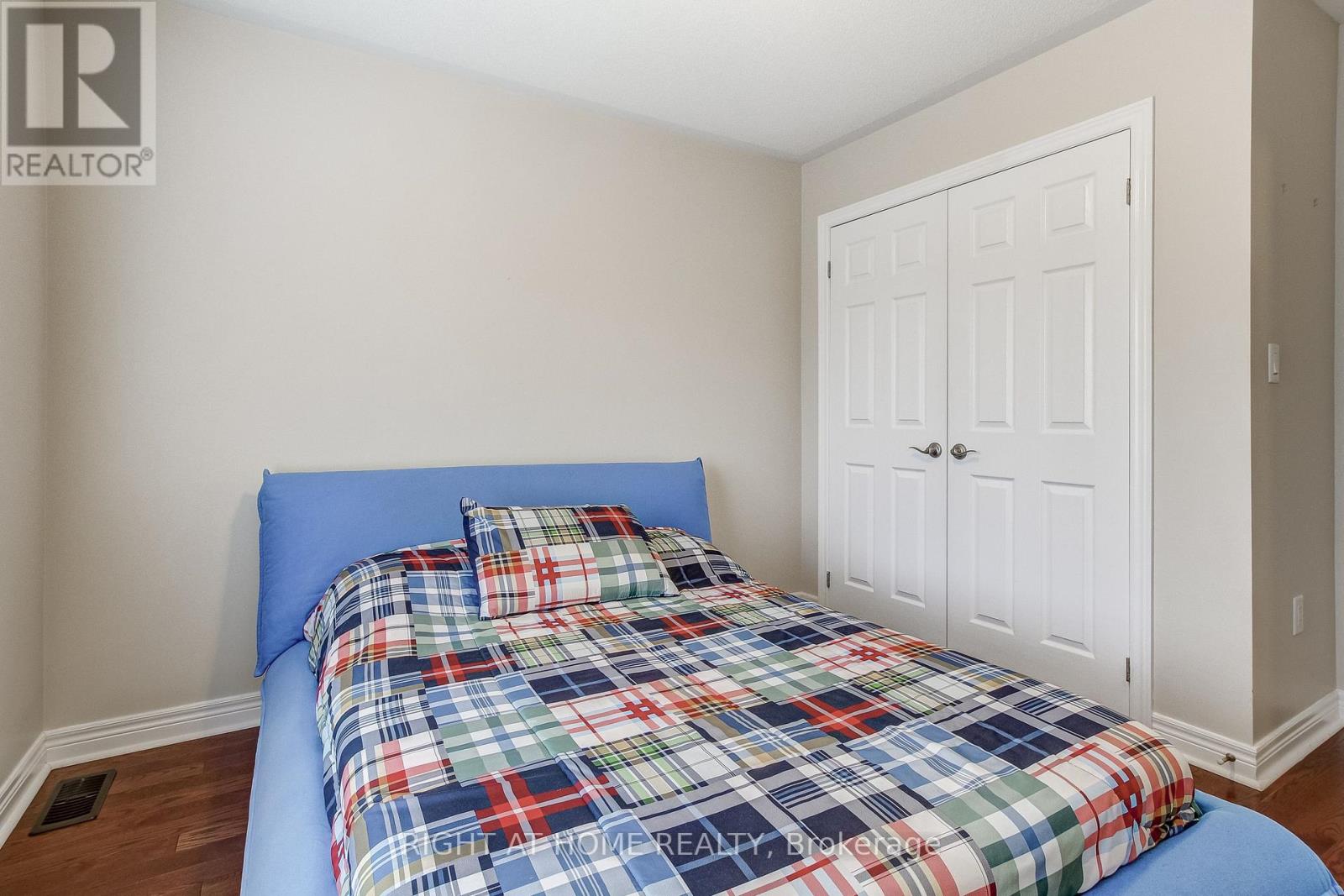 2467 Thornfield Common, Oakville, Ontario  L6M 0S2 - Photo 22 - W12248397