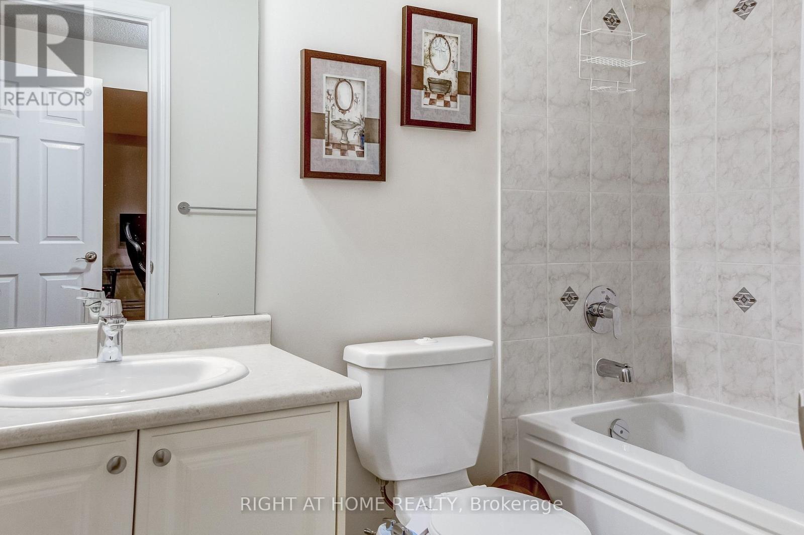 2467 Thornfield Common, Oakville, Ontario  L6M 0S2 - Photo 35 - W12248397