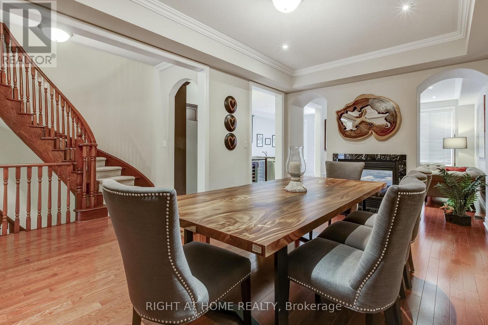 2467 Thornfield Common, Oakville, Ontario  L6M 0S2 - Photo 7 - W12248397