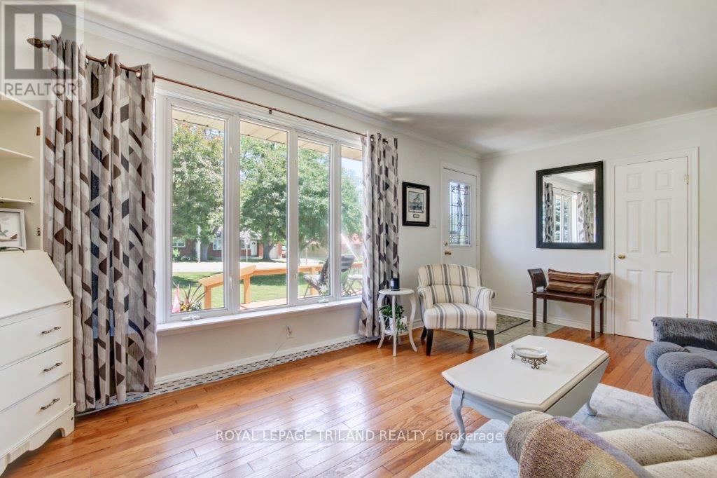 378 Carlow Road, Central Elgin, Ontario  N5L 1B4 - Photo 6 - X12248448